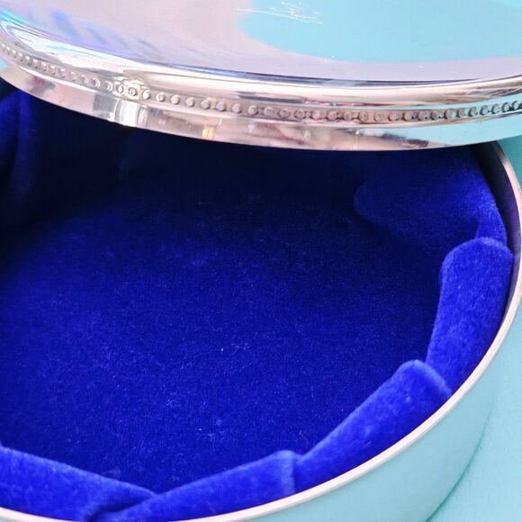 Vintage Tiffany & Co. Rabbit Engaved Silver Tone Handcrafted Pewter Jewelry Box - Picture 4 of 7